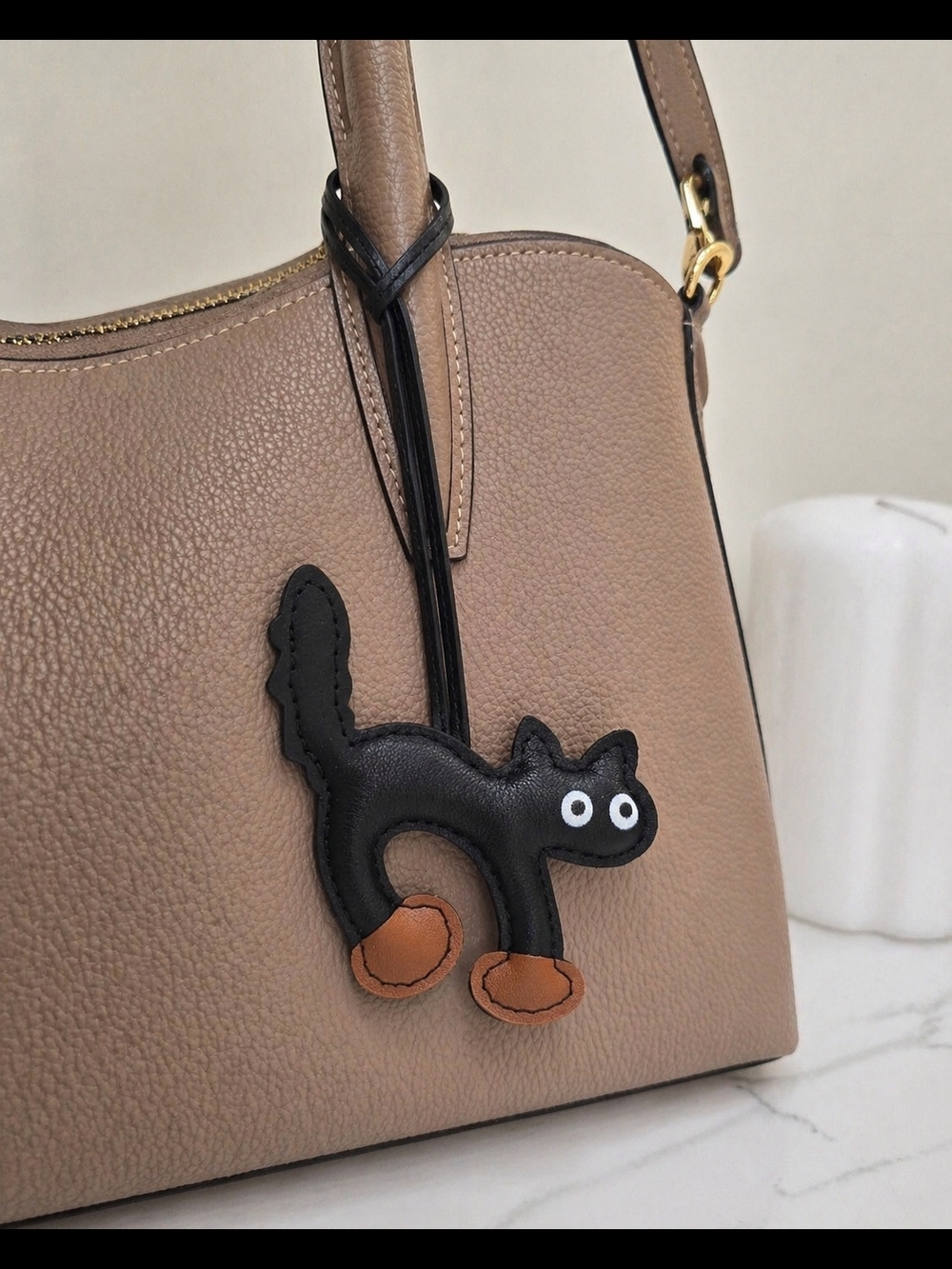 Black Cat Leather Bag Charm Keychain – Cute Cartoon Style Purse Accessory